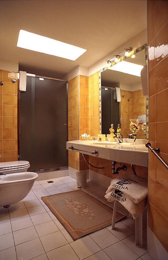 Residence Darsena Каттолика Экстерьер фото
